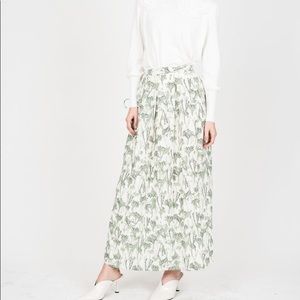 Midi skirt never warn